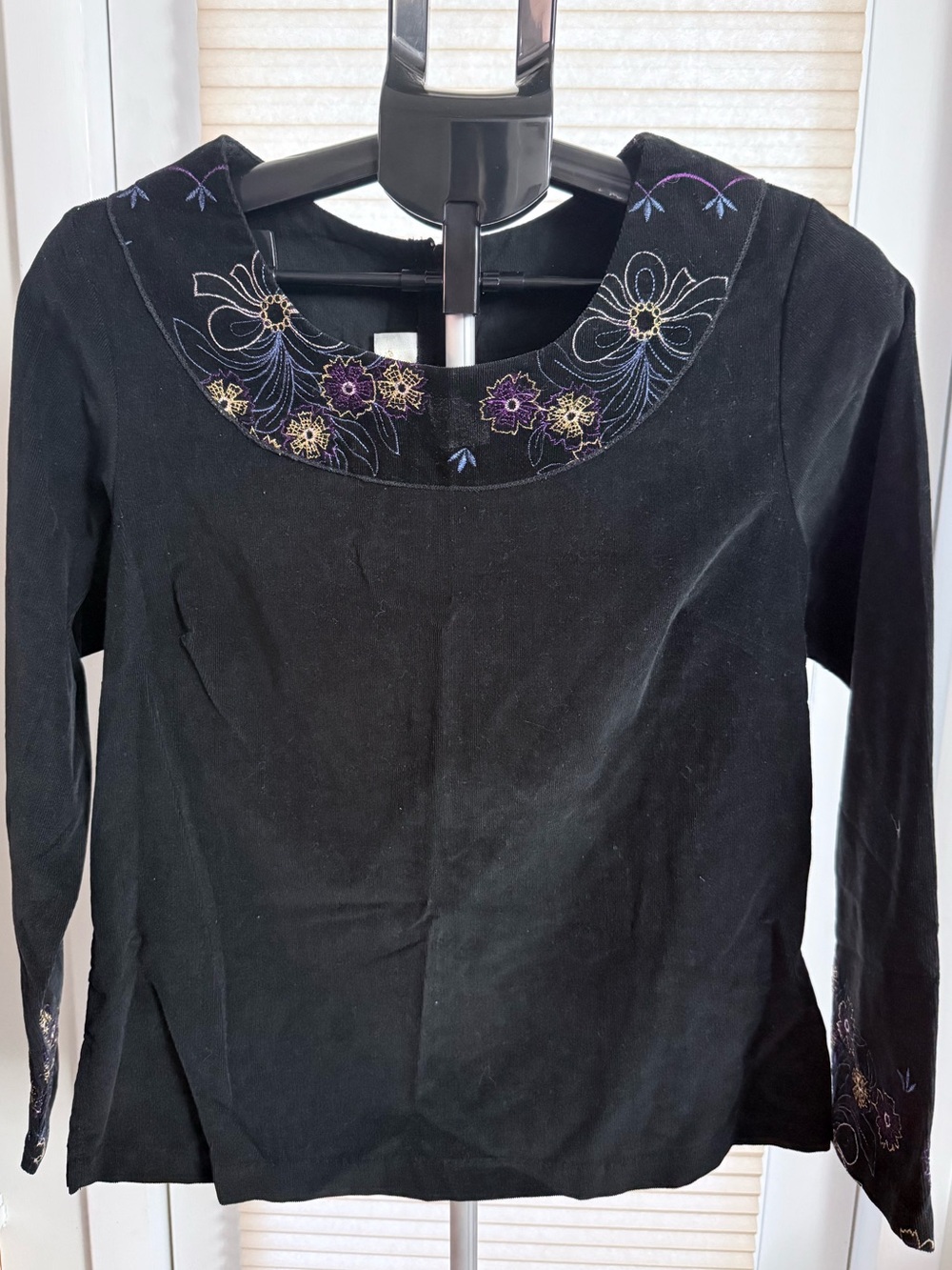 Vintage Whimisgoth Boho floral embroidery collar black top Lilly of California M